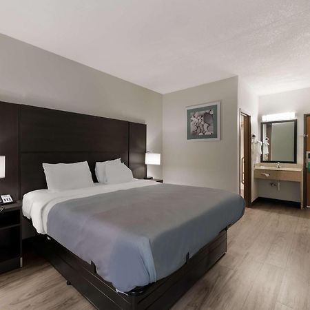Quality Inn Merriam Kansas City Eksteriør billede