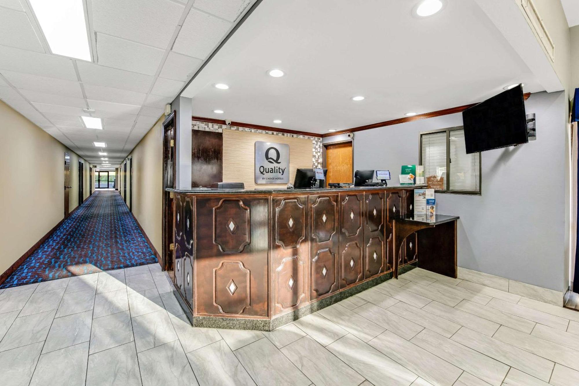 Quality Inn Merriam Kansas City Eksteriør billede